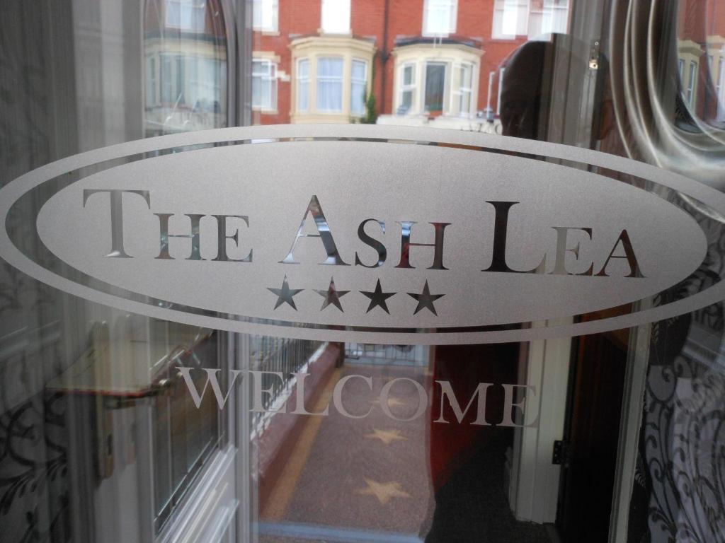 Ash Lea Hotel Блекпул Екстериор снимка